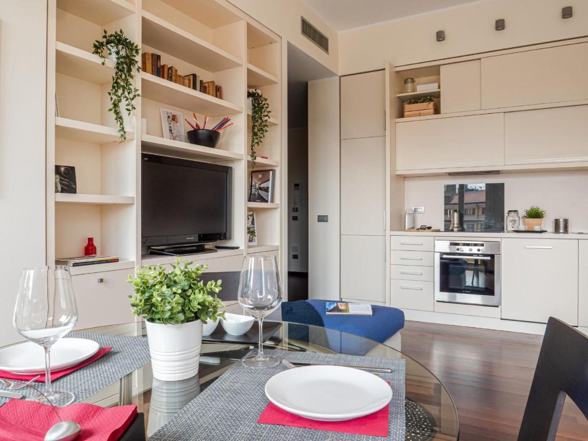 The Best Rent - Bright Two Rooms Apartment Near Cattolica University Milan Luaran gambar