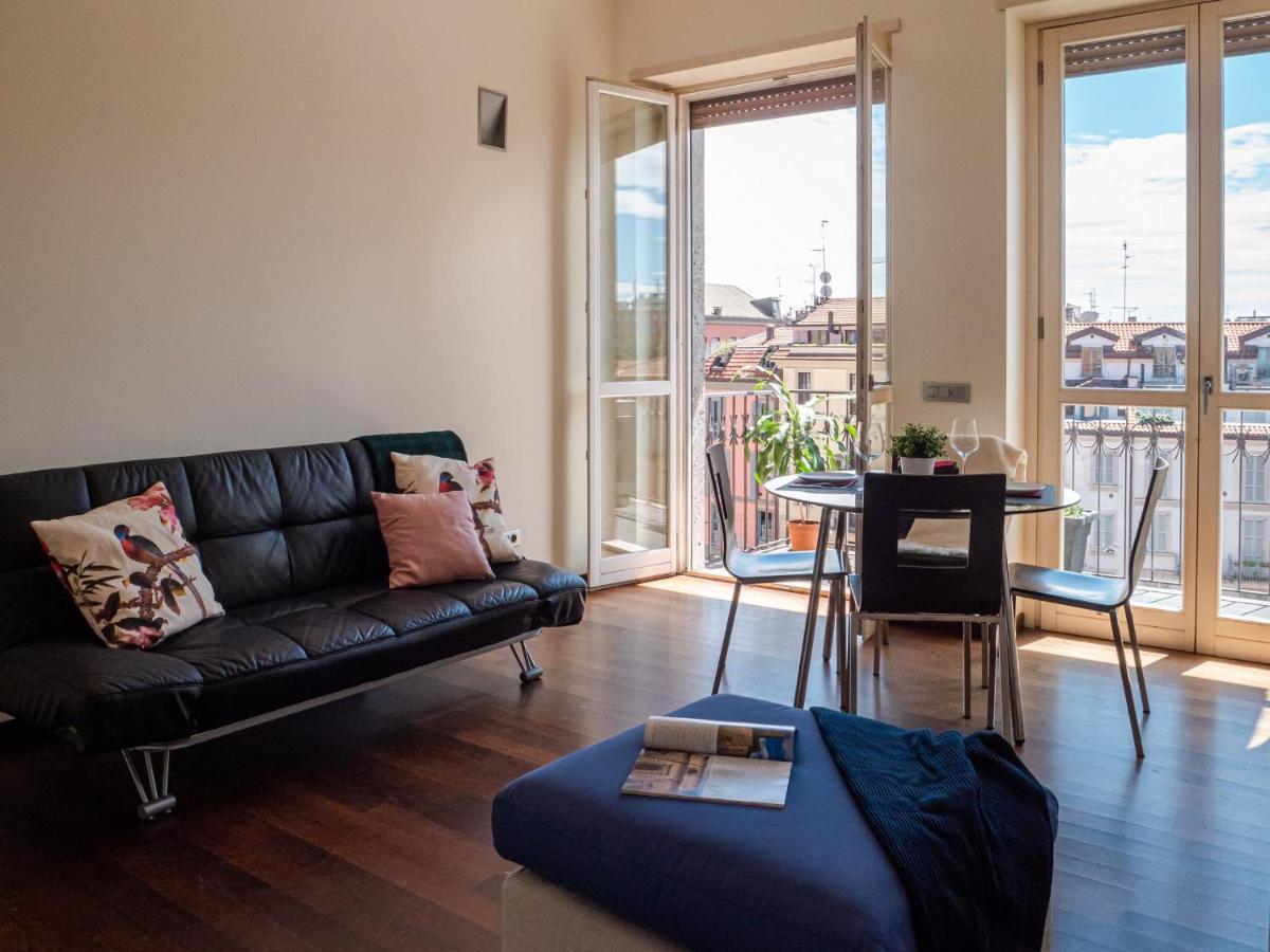 The Best Rent - Bright Two Rooms Apartment Near Cattolica University Milan Luaran gambar