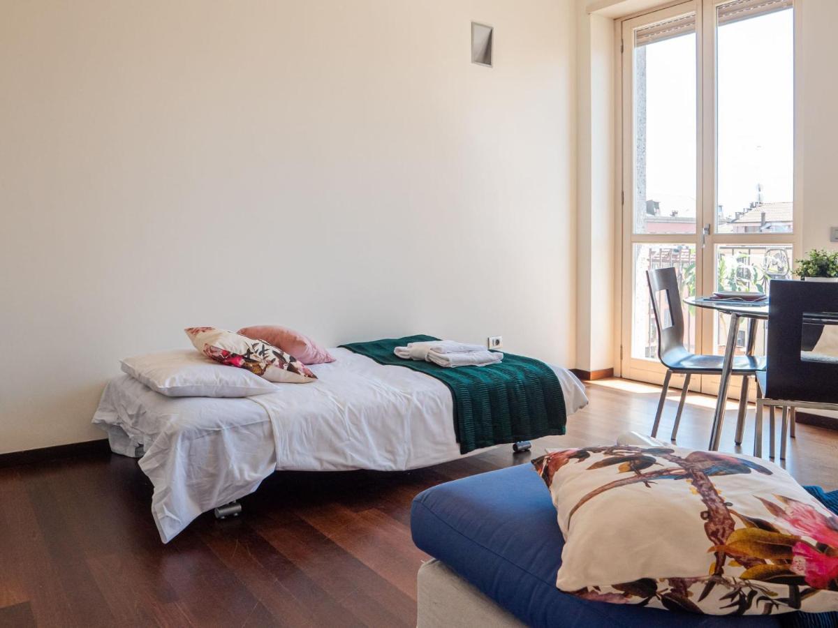 The Best Rent - Bright Two Rooms Apartment Near Cattolica University Milan Luaran gambar